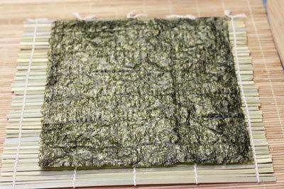 Xôi cuộn rong biển Xôi cuộn rong biển