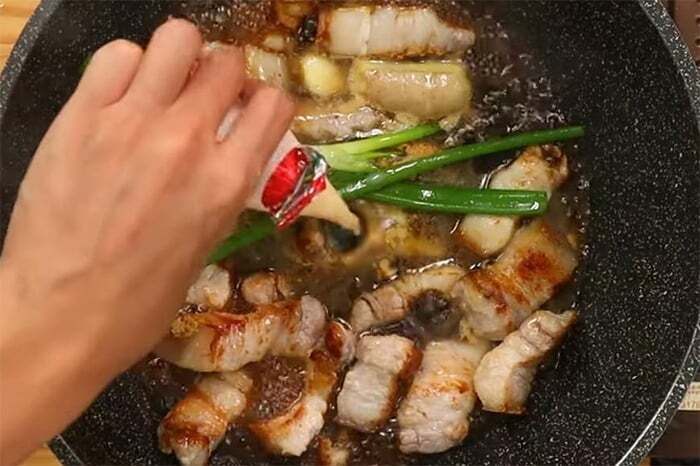 Cách làm món thịt lợn kho sữa chua Yakul đang cực hot trên mạng Cách làm món thịt lợn kho sữa chua Yakul đang cực hot trên mạng