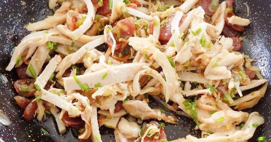 Cách nấu xôi mặn lạp xưởng ngon bằng lò vi sóng cho bữa sáng Cách nấu xôi mặn lạp xưởng ngon bằng lò vi sóng cho bữa sáng