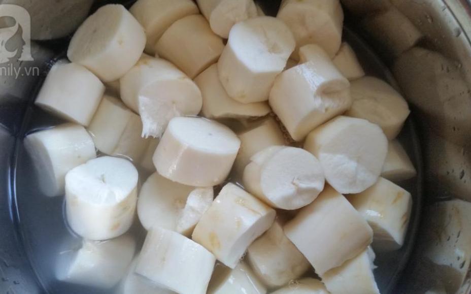Gió mùa về, nấu ngay nồi xôi sắn dẻo thơm ăn sáng thật ấm bụng