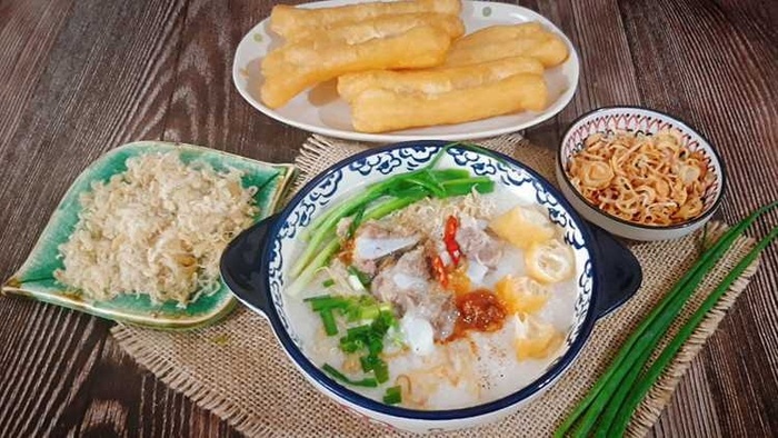 3 cách làm cháo sườn thơm ngon sánh mịn, ăn cùng quẩy giòn ruốc mặn sao mà thân thương ấm lòng!