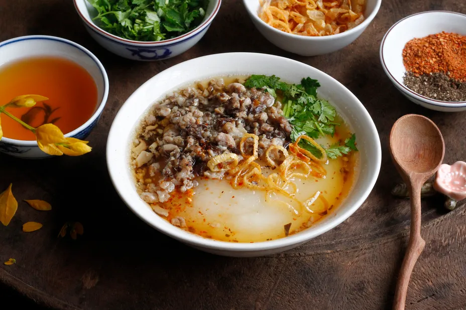 Bánh đúc nóng Hà Nội