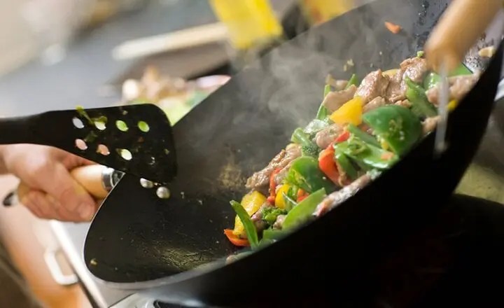 Bí quyết của đầu bếp giúp các món xào thơm ngon