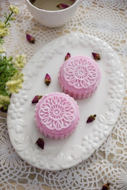 Cách cực dễ làm bánh trung thu khoai môn dẻo thơm mềm mịn