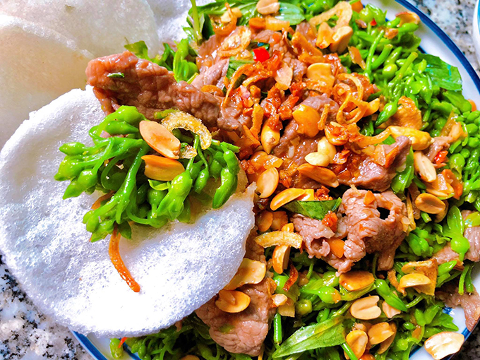 Cách làm gỏi hoa thiên lý thịt bò thơm ngon, hấp dẫn