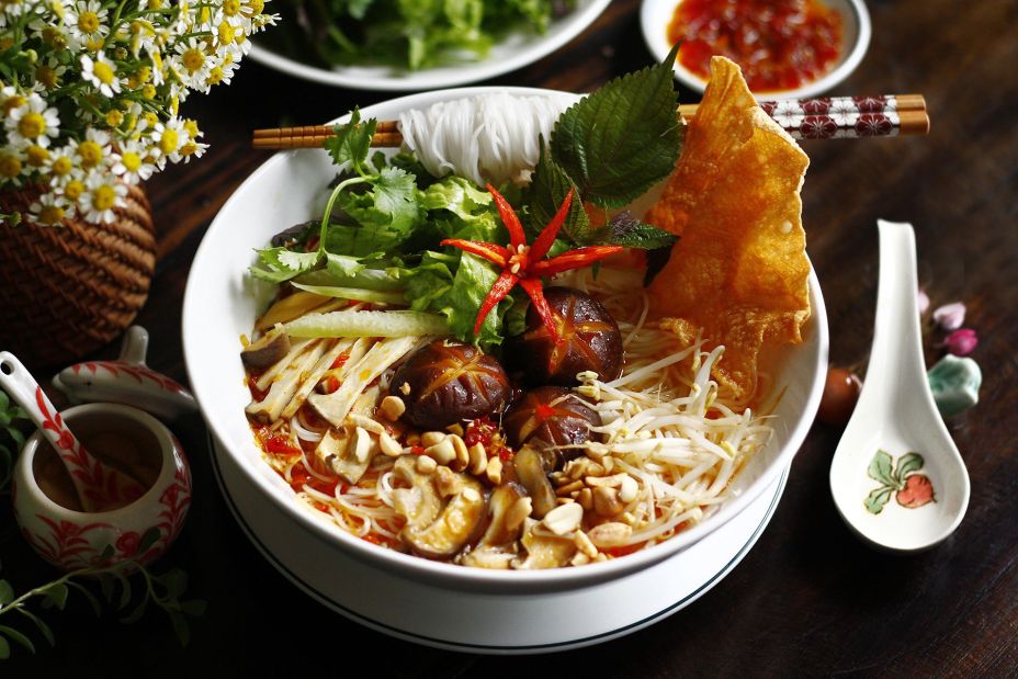 Cách làm hủ tiếu sa tế chay thơm ngon