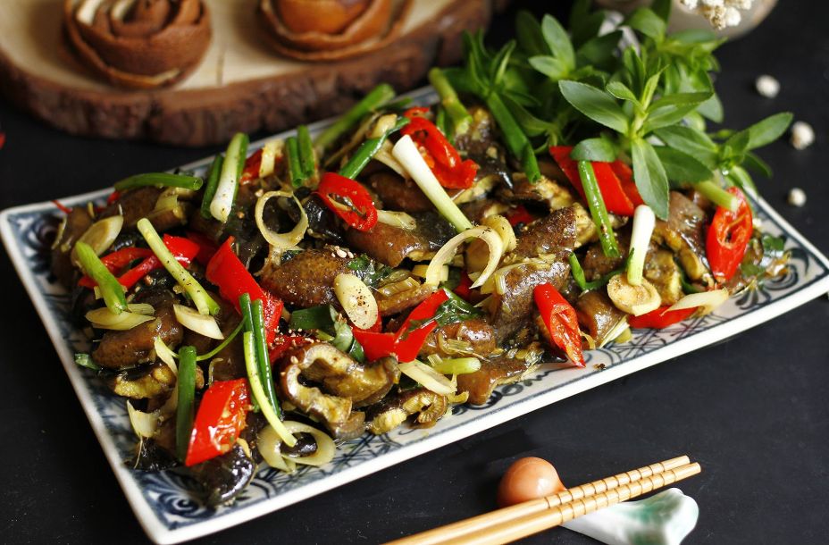 Cách làm lươn xào sả ớt thơm ngon, đậm đà