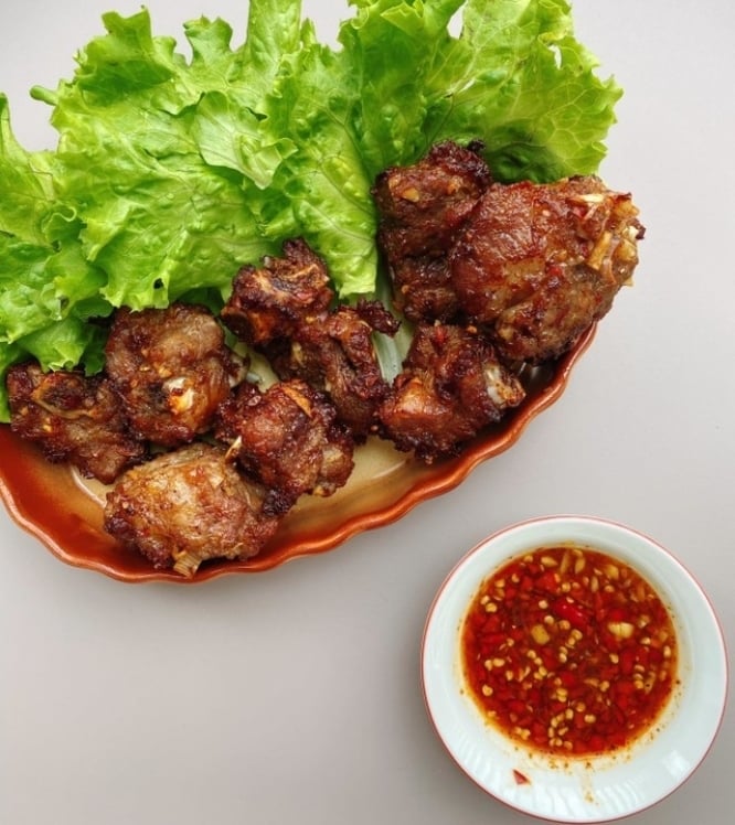 Cách làm sườn nướng bằng nồi chiên không dầu