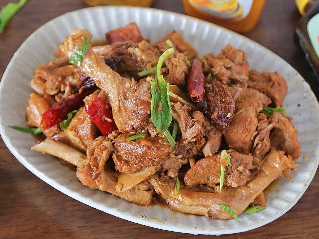 Cách làm vịt kho nước tương đơn giản, đậm đà trôi cơm