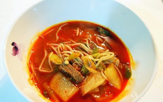 Cách nấu canh thịt bò củ cải cay cực thơm ngon