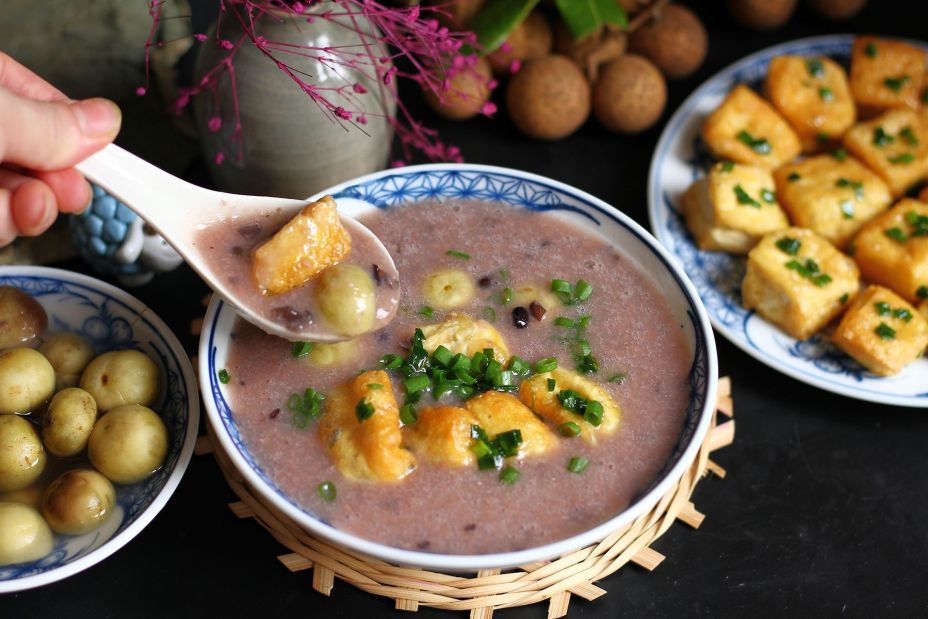 Cách nấu cháo đậu cà muối - quà chiều ''thần thánh'' giao mùa