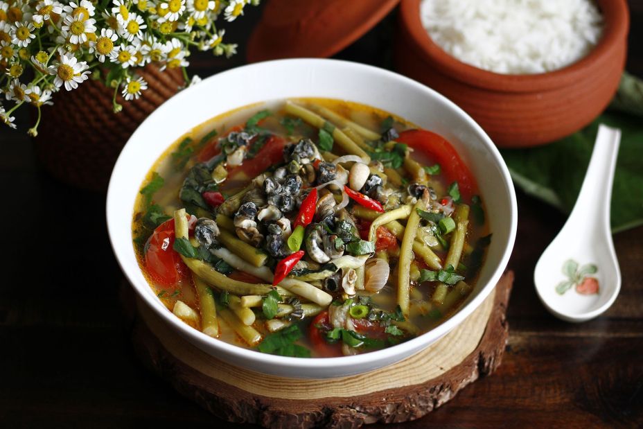 Canh bồng khoai nấu ốc-món dân dã thành đặc sản