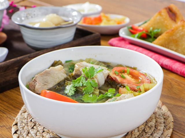 Canh sườn non cải chua