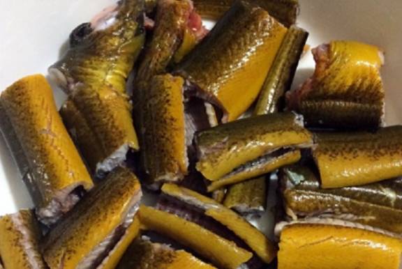 Khi làm lươn đừng chỉ loại bỏ chất nhờn, phải thêm bước này nữa để có món ngon tuyệt hảo