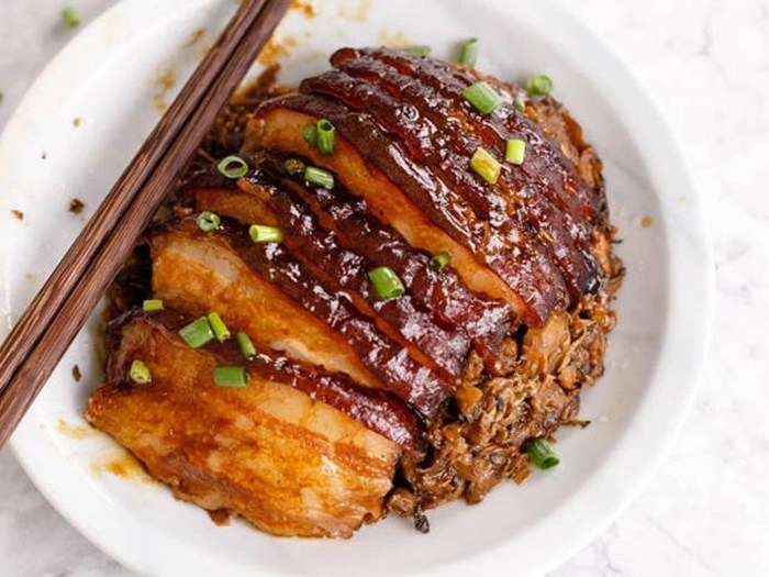 Làm thịt ba chỉ hấp kiểu này mềm tan, ăn hoài không chán Làm thịt ba chỉ hấp kiểu này mềm tan, ăn hoài không chán