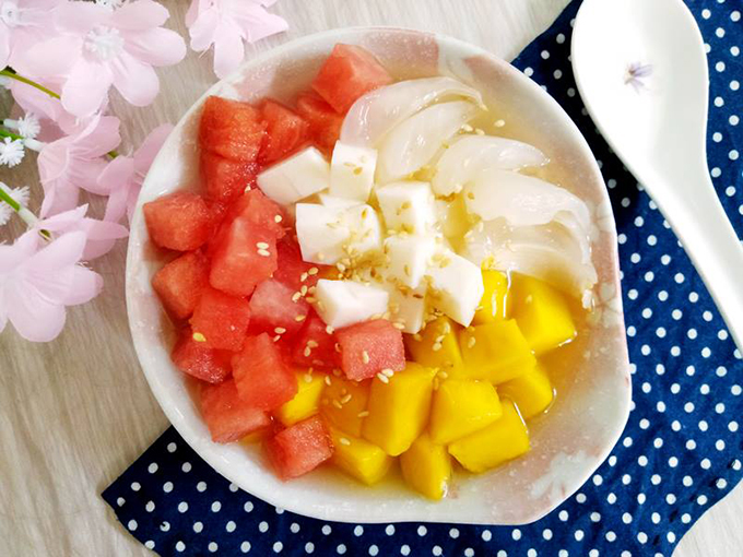 Mát lạnh ngày hè với chè thạch sữa trái cây Mát lạnh ngày hè với chè thạch sữa trái cây