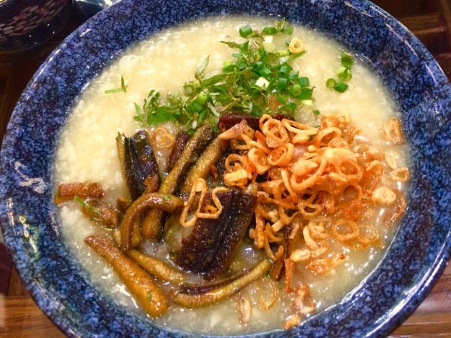 Mát trời nấu ngay cháo lươn vừa thơm vừa mềm "hạ gục" mọi chiếc bụng đói Mát trời nấu ngay cháo lươn vừa thơm vừa mềm "hạ gục" mọi chiếc bụng đói