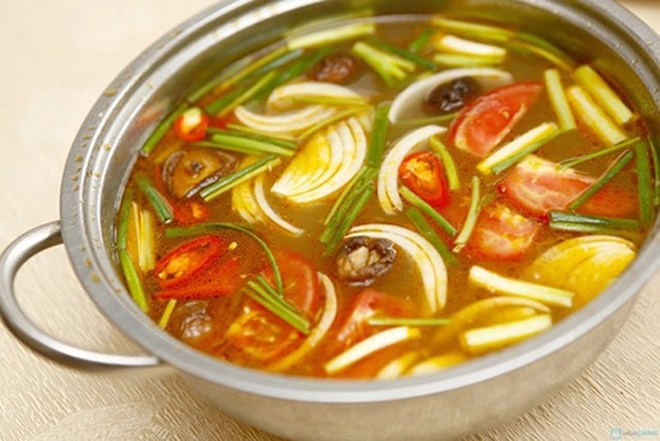 Mẹo vặt gia đình: Mẹo làm nước lẩu nhanh, ngọt, không cần ninh xương