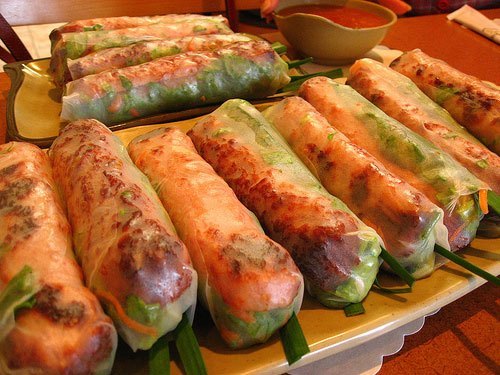 Nem nướng Nha Trang cuốn bún