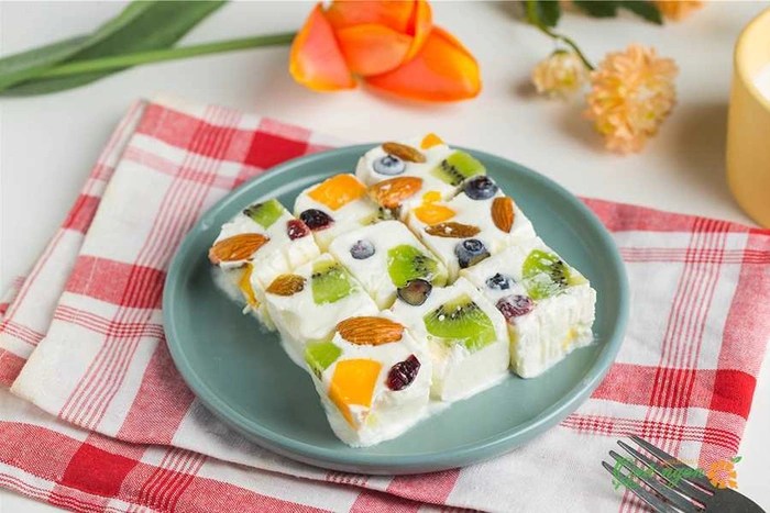Nghỉ lễ trổ tài làm kem sữa chua trái cây dẻo ngon, không bị dăm đá giải nhiệt mùa hè Nghỉ lễ trổ tài làm kem sữa chua trái cây dẻo ngon, không bị dăm đá giải nhiệt mùa hè