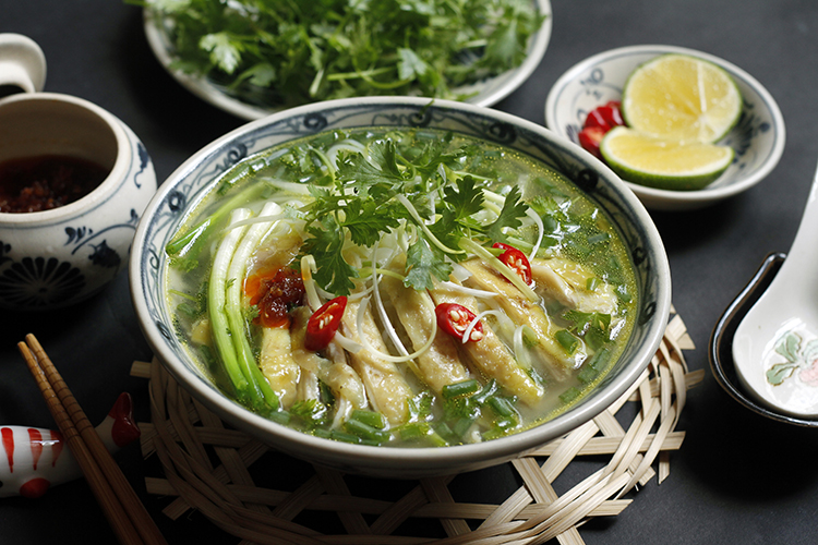 Phở gà đơn giản mà thơm ngon
