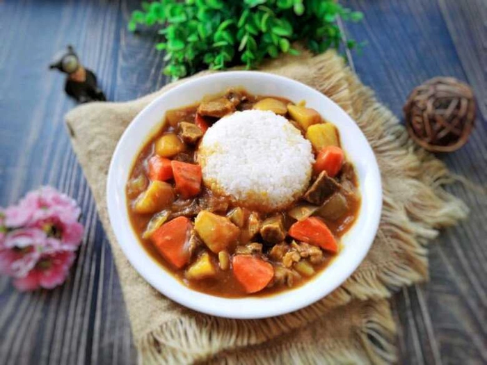 Thịt bò xào mãi cũng chán, đem nấu kiểu này mềm ngon, cực trôi cơm