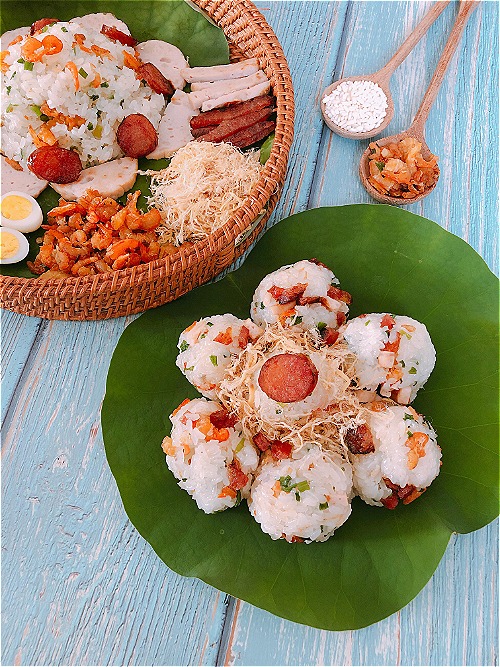 Xôi lạp xưởng tôm khô cho buổi sáng đầu tuần Xôi lạp xưởng tôm khô cho buổi sáng đầu tuần