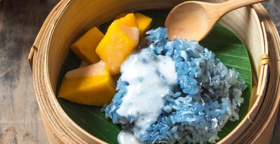 Xôi xoài hoa đậu biếc ngon đẹp bất ngờ thấy là mê, ăn là ghiền Xôi xoài hoa đậu biếc ngon đẹp bất ngờ thấy là mê, ăn là ghiền