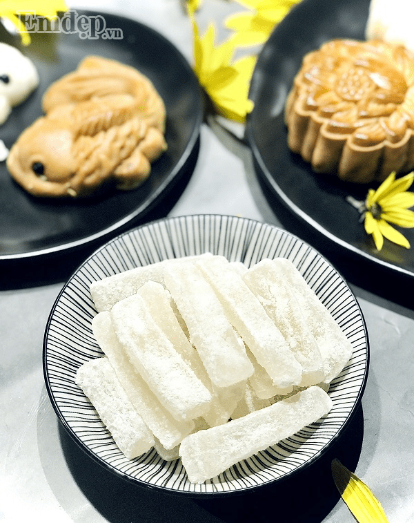 'Nuốt nước miếng' trước món mứt bí tự làm của cô nàng 9X, trời thu gió nhẹ như này thì quá là thích hợp để phơi mứt bí rồi! 'Nuốt nước miếng' trước món mứt bí tự làm của cô nàng 9X, trời thu gió nhẹ như này thì quá là thích hợp để phơi mứt bí rồi!
