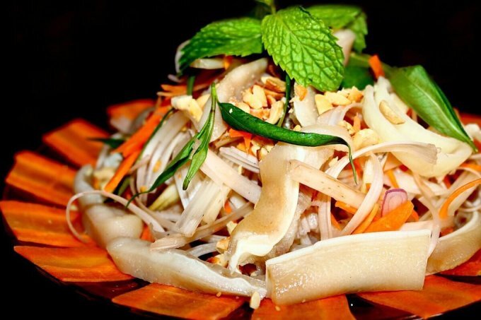 8 món tai heo giòn sật làm món khai vị lai rai