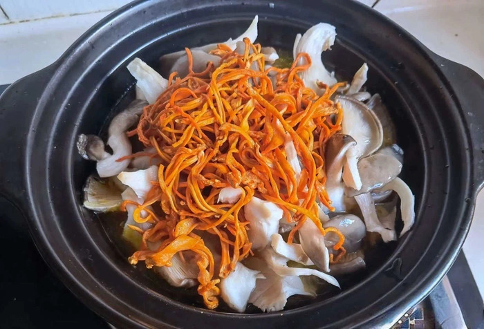 Trời lạnh, làm một nồi bò hầm nấm thế này quả là đỉnh cao ẩm thực!