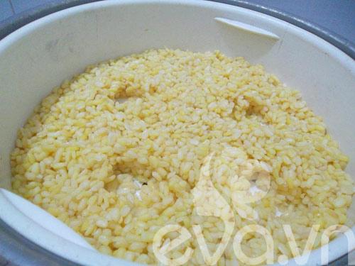 Bữa sáng hấp dẫn với xôi vò