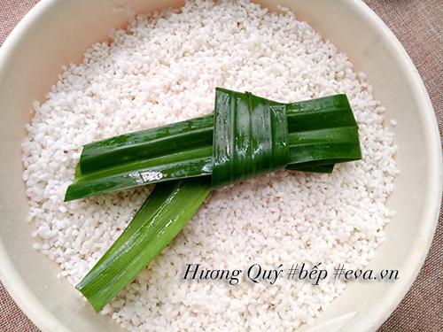 Xôi gà nấm hương dẻo thơm đón ngày mới