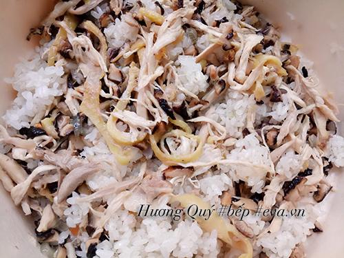 Xôi gà nấm hương dẻo thơm đón ngày mới