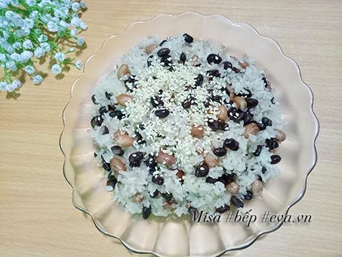 Dẻo ngon xôi lạc đỗ đen thơm bùi Dẻo ngon xôi lạc đỗ đen thơm bùi