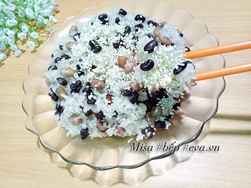 Dẻo ngon xôi lạc đỗ đen thơm bùi Dẻo ngon xôi lạc đỗ đen thơm bùi