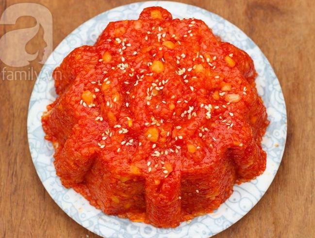 Cô gái Hà Nội chia sẻ cách làm xôi gấc hạt sen ngon đẹp cúng ông Công ông Táo Cô gái Hà Nội chia sẻ cách làm xôi gấc hạt sen ngon đẹp cúng ông Công ông Táo