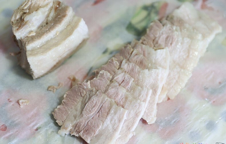 Mẹo luộc thịt lợn trắng hồng và không bị hôi