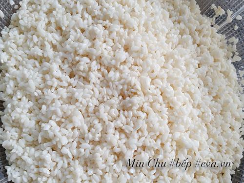 Xôi gấc vừa dẻo vừa ngon ai ăn cũng thích Xôi gấc vừa dẻo vừa ngon ai ăn cũng thích