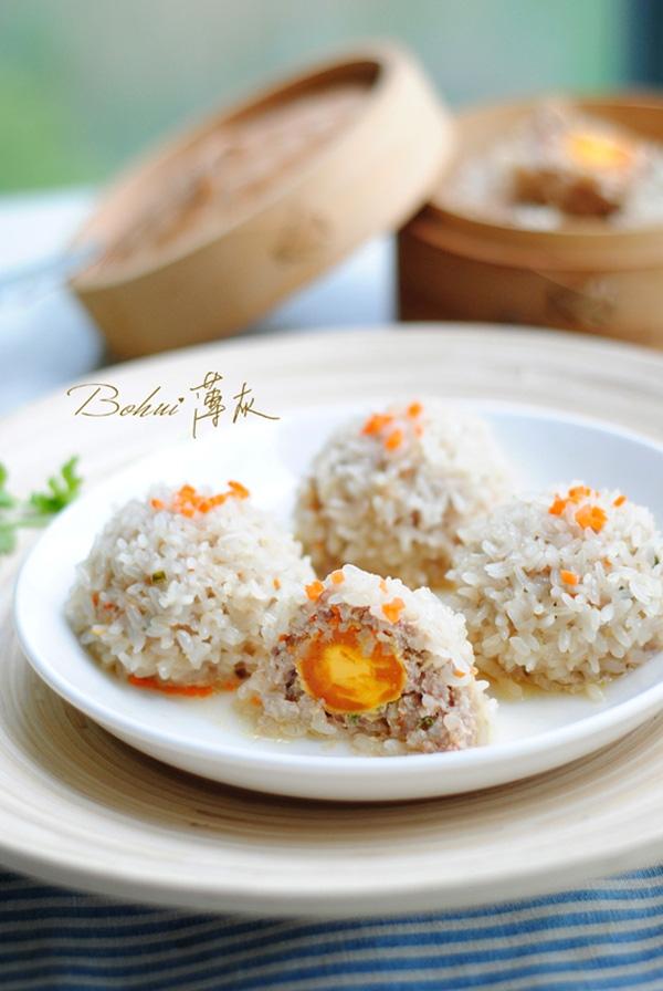 Xôi bọc trứng muối đậm đà đủ chất cho bữa trưa Xôi bọc trứng muối đậm đà đủ chất cho bữa trưa