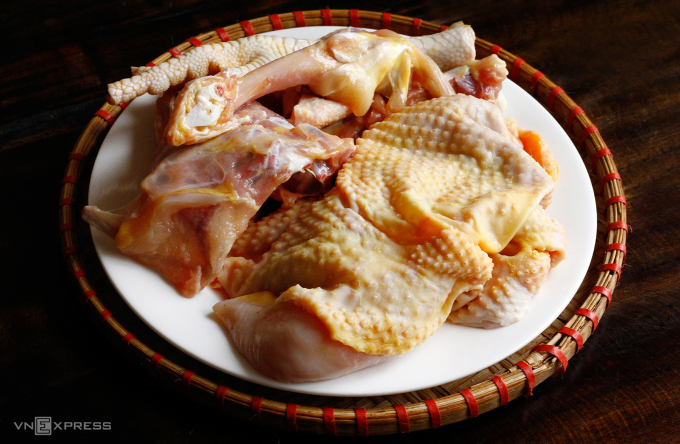 Thịt gà nấm hương nấu đông