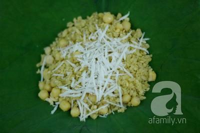 Dẻo bùi thơm nức món xôi cốm hạt sen Dẻo bùi thơm nức món xôi cốm hạt sen