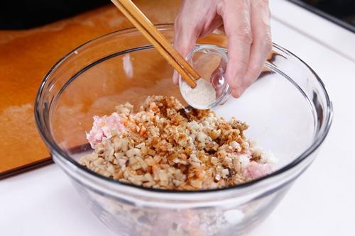 Cách làm món xôi bọc thịt hấp lá sen ngon tuyệt Cách làm món xôi bọc thịt hấp lá sen ngon tuyệt