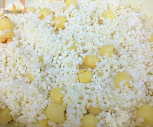 Cách làm món xôi hạt sen thơm bùi, ngon miệng cho bữa sáng