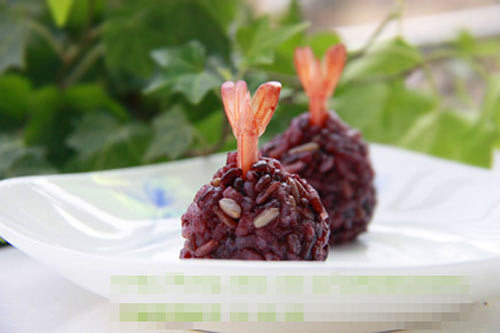 Xôi đỗ nhân tôm thơm ngon cho bữa sáng