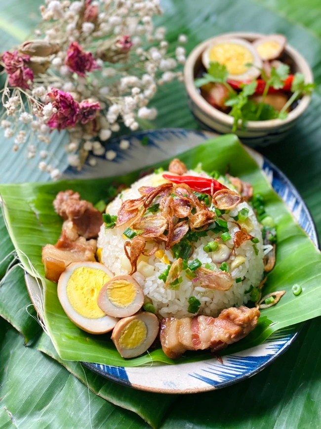 Cuối tuần nấu nồi xôi bắp thịt kho dẻo thơm đổi món ngon hết nấc! Cuối tuần nấu nồi xôi bắp thịt kho dẻo thơm đổi món ngon hết nấc!